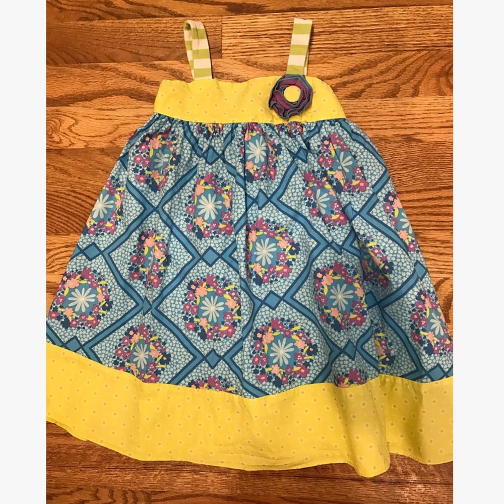 Little girl's dress